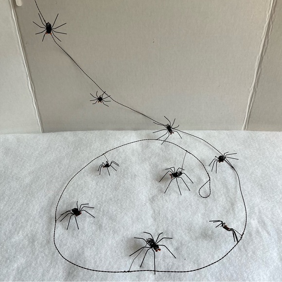 Other - Halloween Black Wire Spider Garland